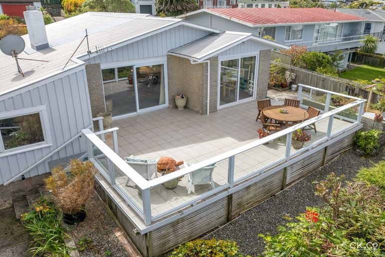 Photo of property in 21 Acacia Avenue, Maungaraki, Lower Hutt, 5010