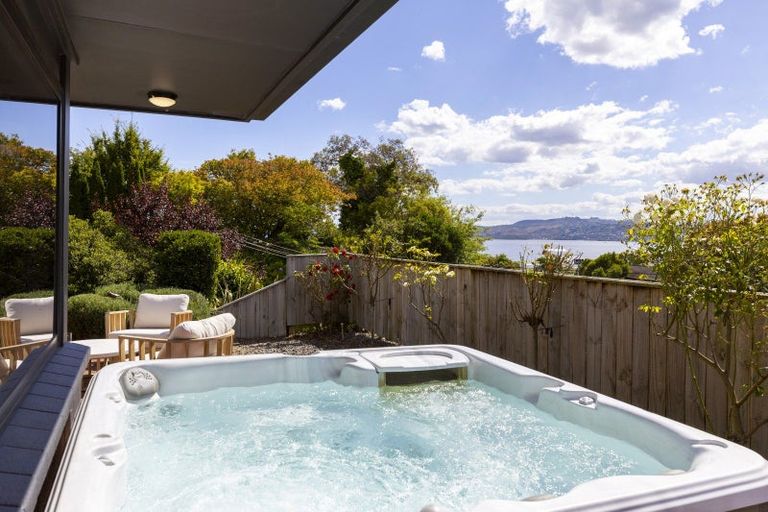 Photo of property in 1 Norfolk Road, Waipahihi, Taupo, 3330