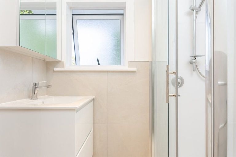 Photo of property in 147 Lancaster Road, Beach Haven, Auckland, 0626