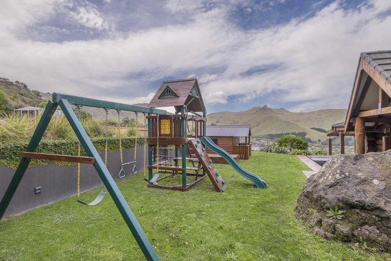 Photo of property in 5 Lapwing Lane, Mount Pleasant, Christchurch, 8081