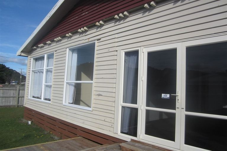 Photo of property in 2 Pitt Street, Cobden, Greymouth, 7802