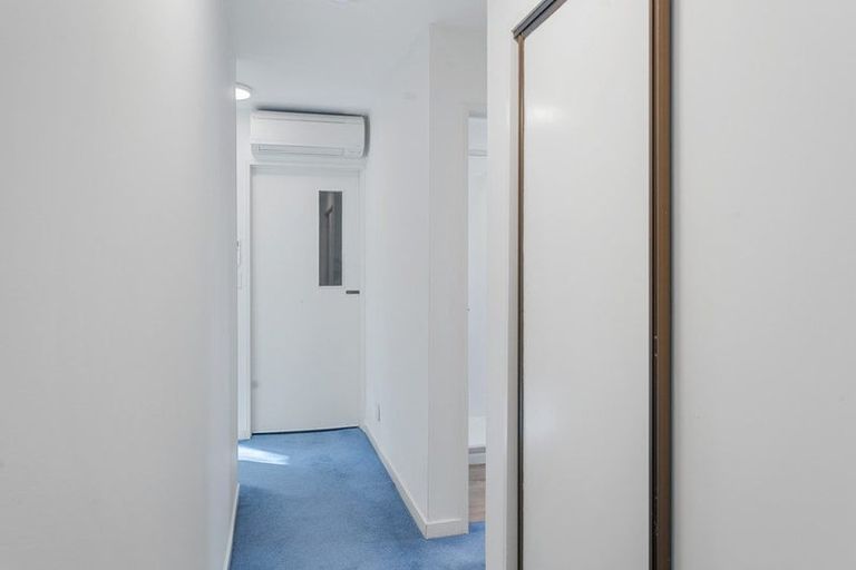 Photo of property in 2/2 Wakelin Place, Redwood, Christchurch, 8051