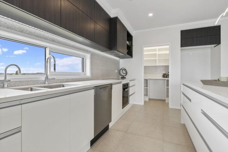 Photo of property in 36 Manhattan Rise, Orewa, 0931