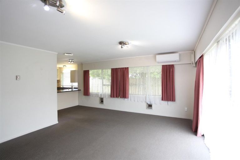 Photo of property in 2/6 Tina Place, Sunnyhills, Auckland, 2010