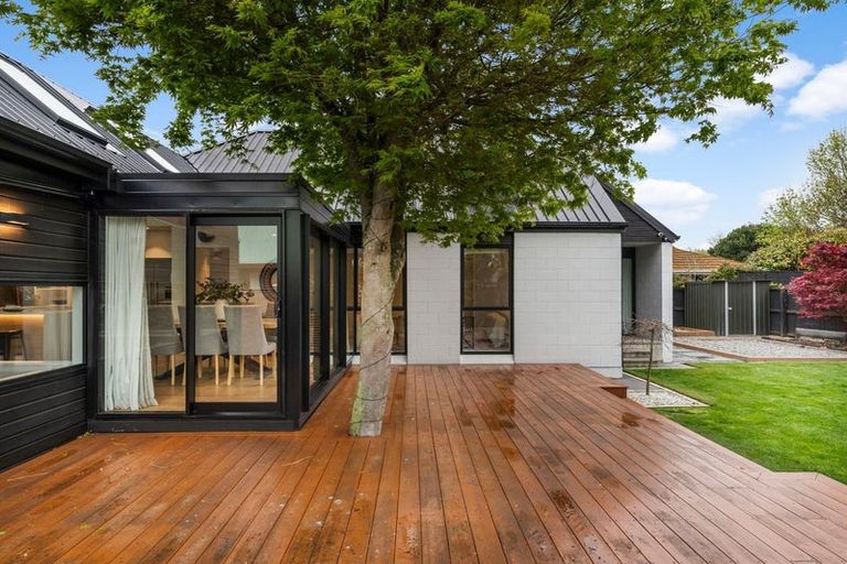 Photo of property in 9 Ringwood Place, Avonhead, Christchurch, 8042