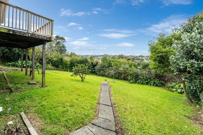 Photo of property in 135 Forrest Hill Road, Forrest Hill, Auckland, 0620