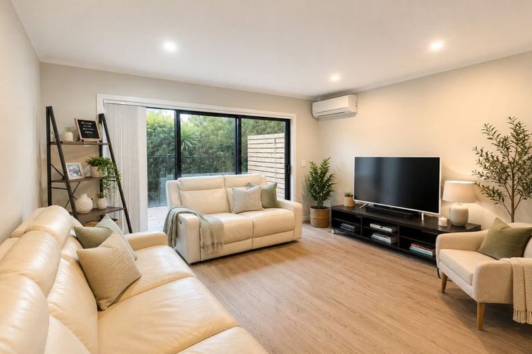 Photo of property in 2/125b Metcalfe Road, Ranui, Auckland, 0612