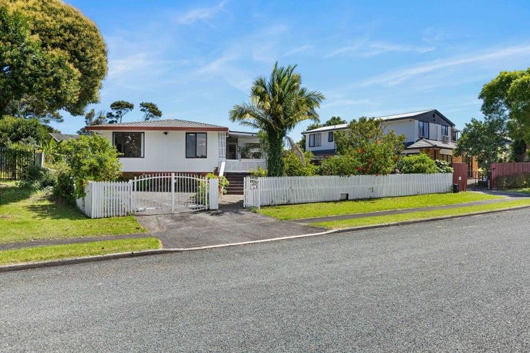 Photo of property in 15 Marinich Drive, Ranui, Auckland, 0612