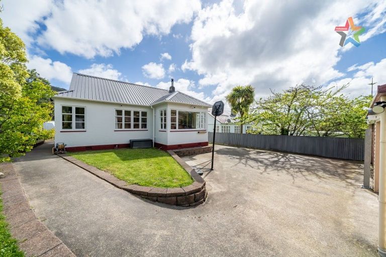 Photo of property in 93 Seddon Street, Naenae, Lower Hutt, 5011