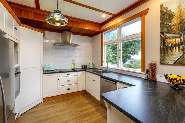 Photo of property in 28 Dorset Avenue, Westown, New Plymouth, 4310