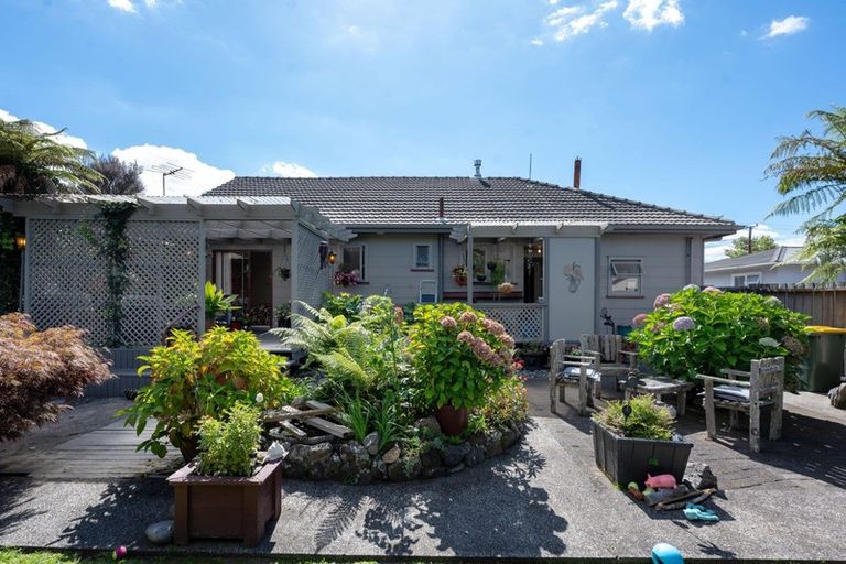 Photo of property in 74 Sunset Road, Mangakakahi, Rotorua, 3015