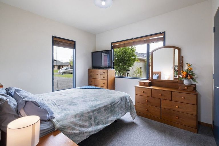 Photo of property in 55 Royal Oak Drive, Kelvin Grove, Palmerston North, 4414