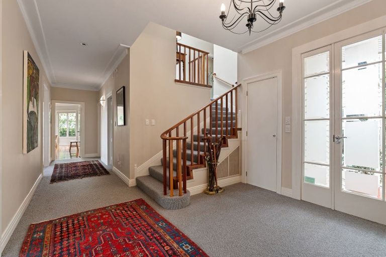 Photo of property in 43 Nicholson Road, Khandallah, Wellington, 6035