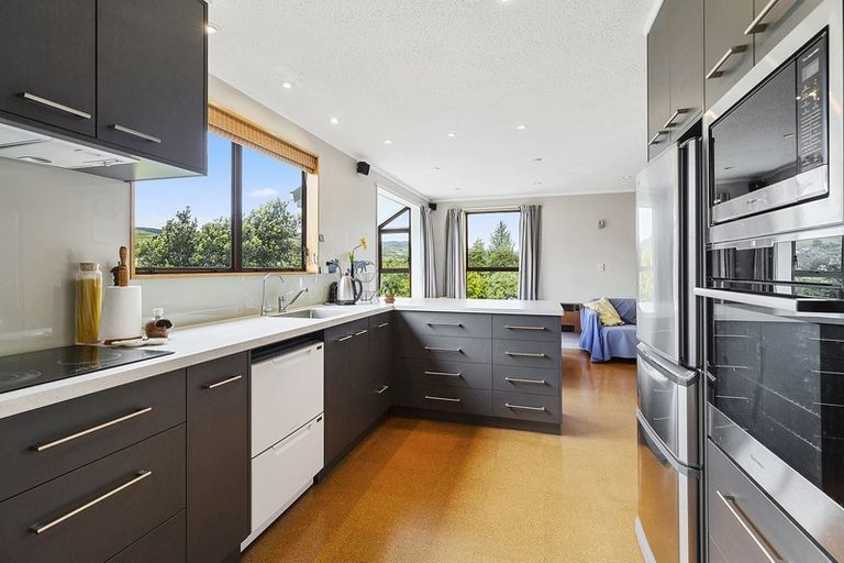 Photo of property in 51 Fyvie Avenue, Tawa, Wellington, 5028