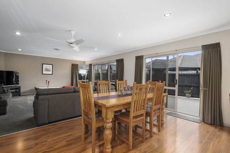 Photo of property in 32 Popata Close, Papamoa Beach, Papamoa, 3118