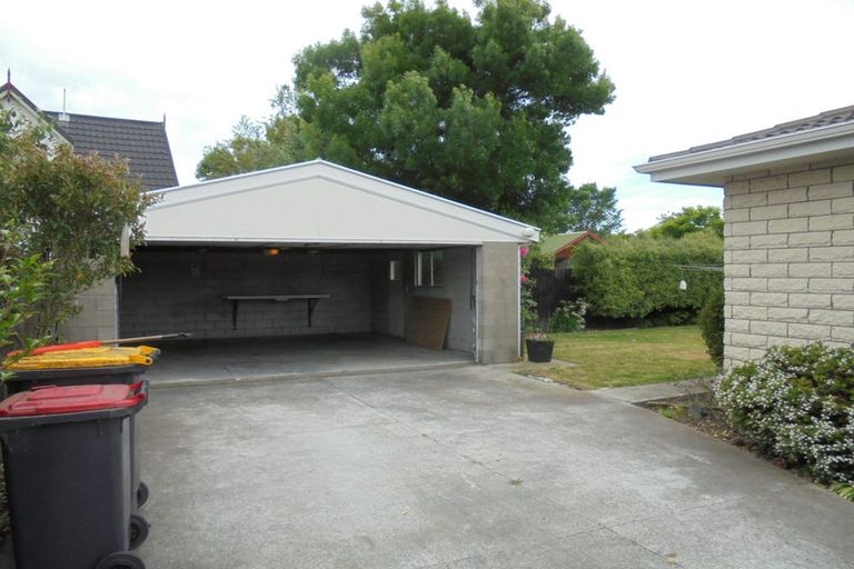 Photo of property in 1/204 Grimseys Road, Redwood, Christchurch, 8051
