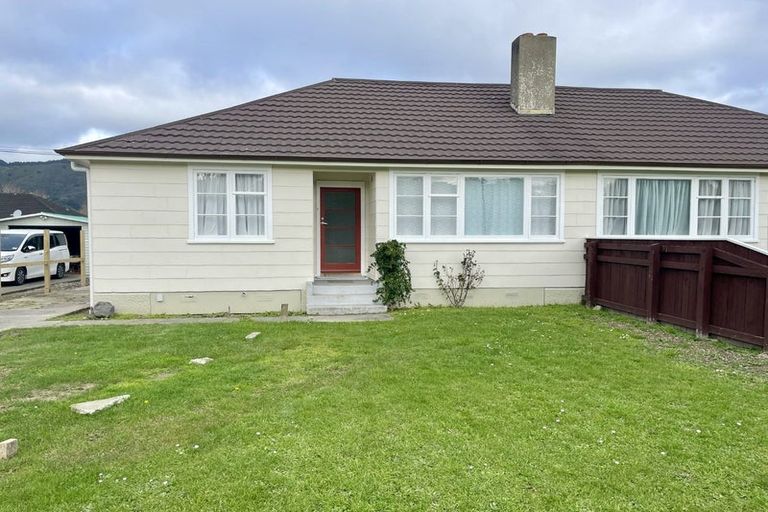 Photo of property in 211 Cambridge Terrace, Naenae, Lower Hutt, 5011