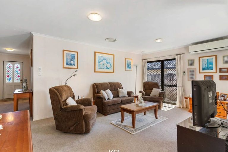 Photo of property in 40 Nuneaton Drive, Flat Bush, Auckland, 2019