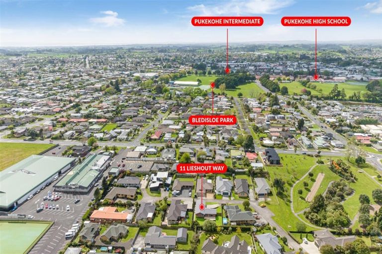 Photo of property in 11 Lieshout Way, Pukekohe, 2120