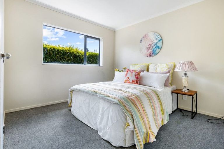 Photo of property in 14 Pooks Road, Ranui, Auckland, 0612