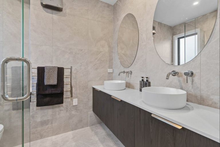 Photo of property in 11 Packer Road, Wanaka, 9382