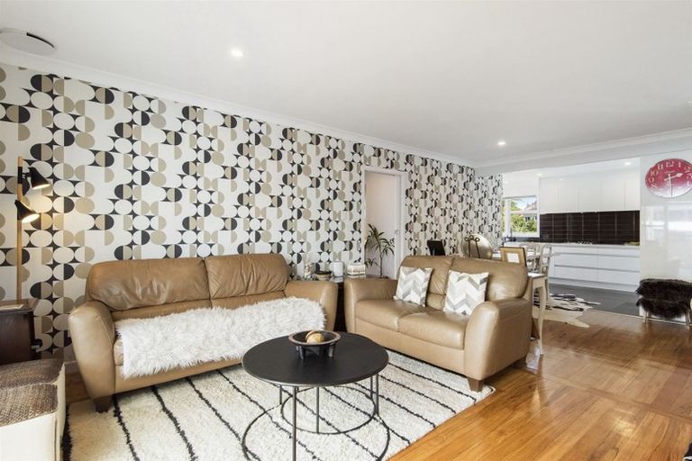 Photo of property in 1/63 Gladstone Road, Northcote, Auckland, 0627