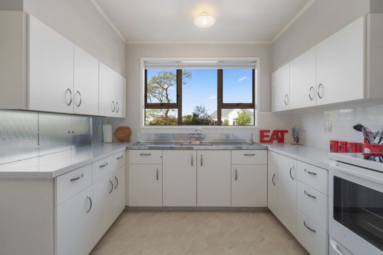 Photo of property in 22 Standish Street, Westown, New Plymouth, 4310