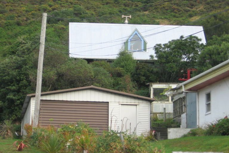 Photo of property in 117 Happy Valley Road, Owhiro Bay, Wellington, 6023