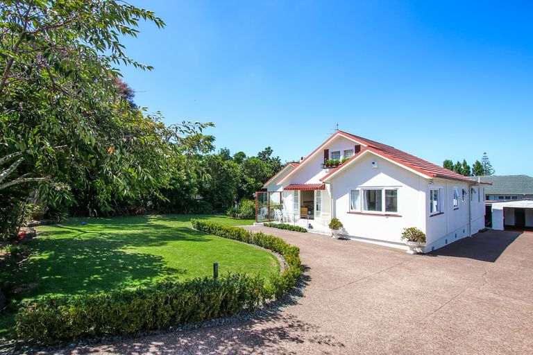 Photo of property in 6 Parker Avenue, New Lynn, Auckland, 0600