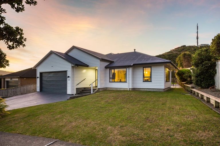 Photo of property in 80 Aotea Drive, Aotea, Porirua, 5024