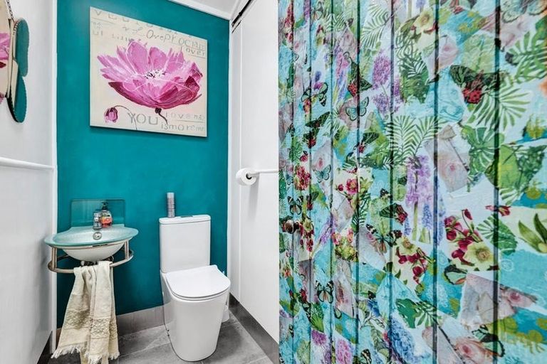 Photo of property in 20 Domett Street, Waitara, 4320