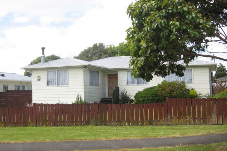 Photo of property in 12 Cottrell Place, Clendon Park, Auckland, 2103