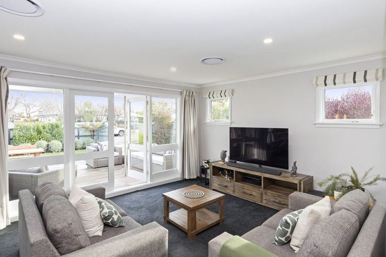 Photo of property in 21 Brent Place, Papanui, Christchurch, 8053