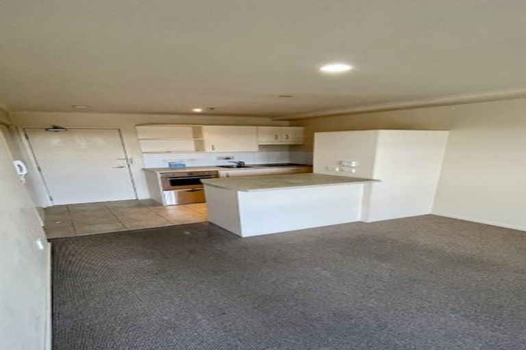 Photo of property in The Rennaissance, 5j/18 Ronwood Avenue, Manukau, Auckland, 2104