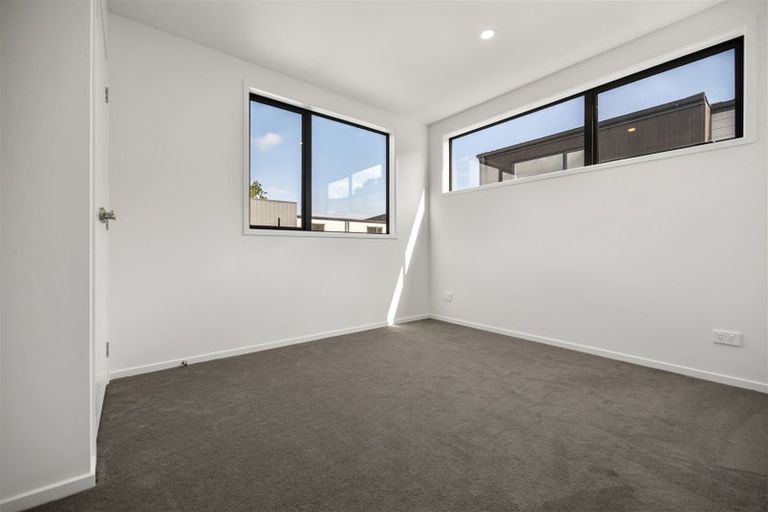 Photo of property in 19 Clay Works Lane, New Lynn, 0600