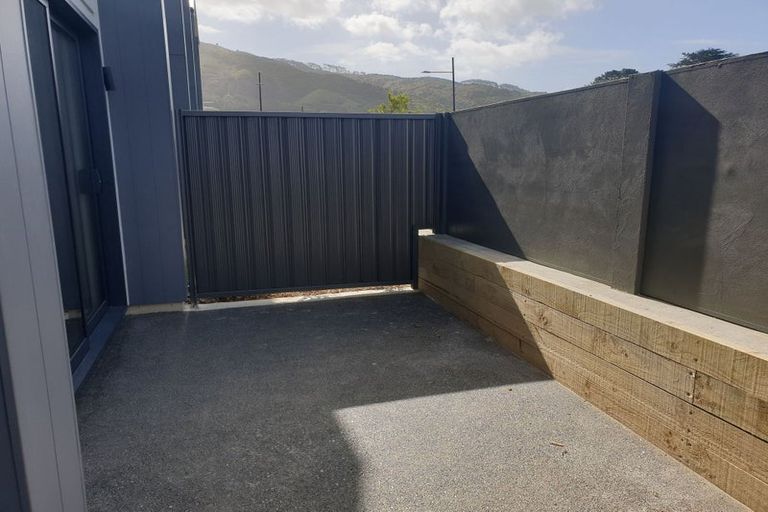 Photo of property in 27 Karearea Avenue, Kenepuru, Porirua, 5022