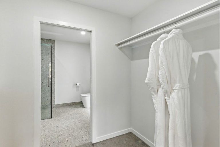 Photo of property in 21a Weraroa Road, Levin, 5510