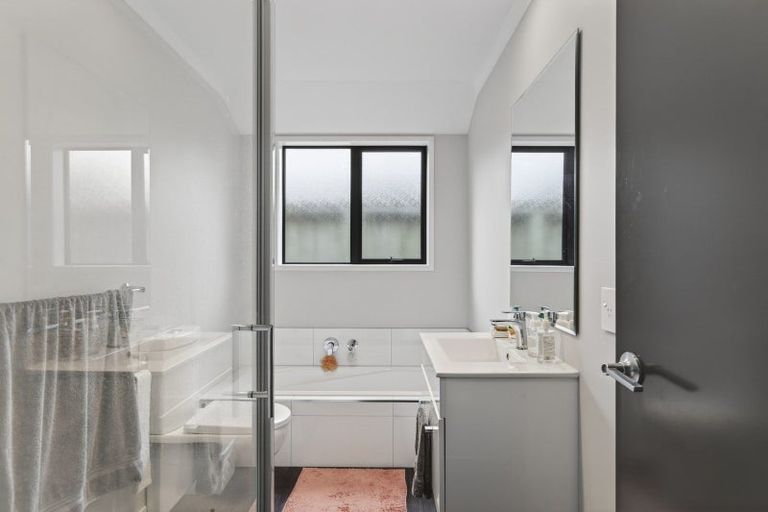 Photo of property in 40 Dreaver Drive, Waitara, 4320