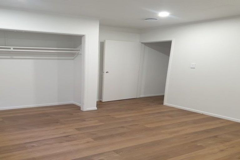 Photo of property in 43 Larne Avenue, Pakuranga Heights, Auckland, 2010