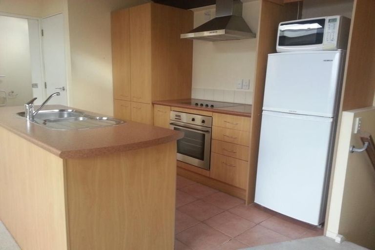 Photo of property in Metro Apartments, 21/220 Thorndon Quay, Pipitea, Wellington, 6011