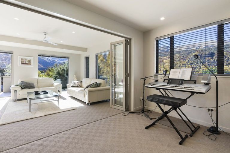 Photo of property in 21 Hood Crescent, Arrowtown, 9302