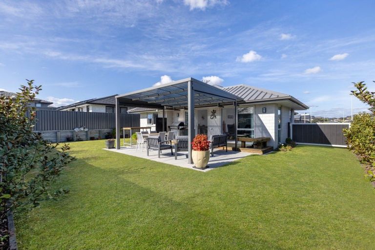 Photo of property in 6 Turnbridge Street, Pyes Pa, Tauranga, 3112