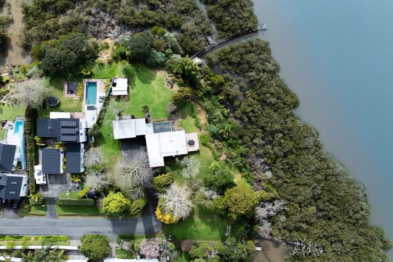 Photo of property in 51 Kent Terrace, Riverhead, 0820