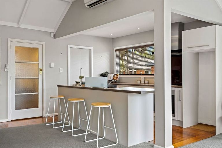 Photo of property in 1/73 Harris Crescent, Papanui, Christchurch, 8053