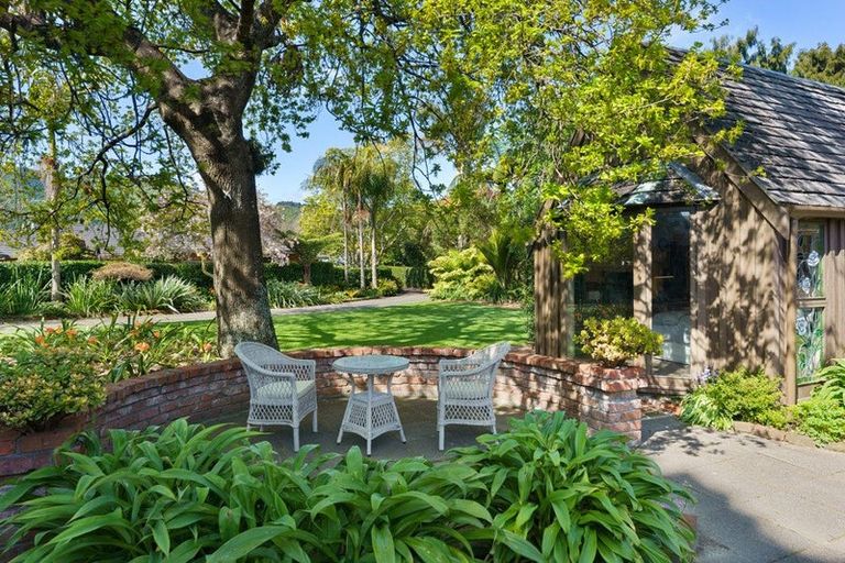 Photo of property in 9 Karaka Grove, Waikanae, 5036