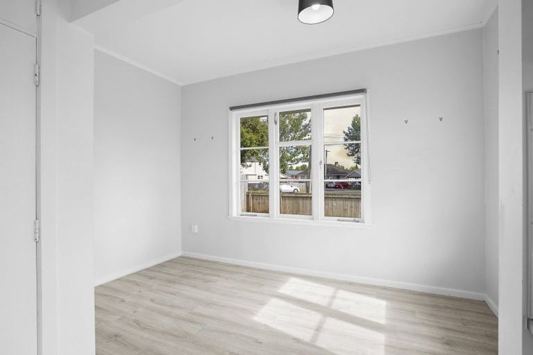 Photo of property in 2 Old Farm Road, Hamilton East, Hamilton, 3216