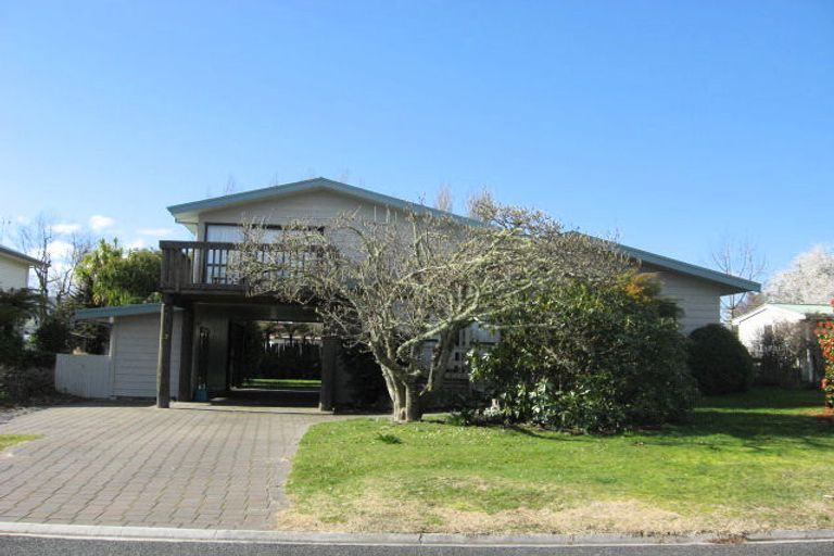 Photo of property in 33 Nisbet Terrace, Kinloch, Taupo, 3377