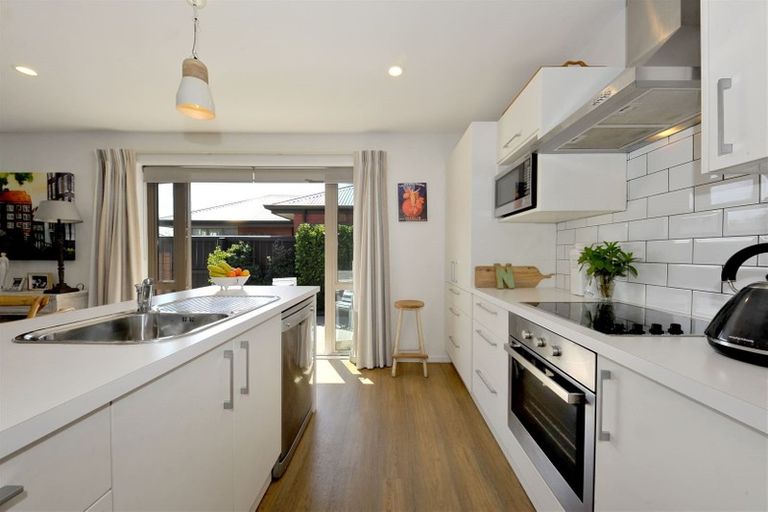 Photo of property in 2/36 Tuckers Road, Redwood, Christchurch, 8051