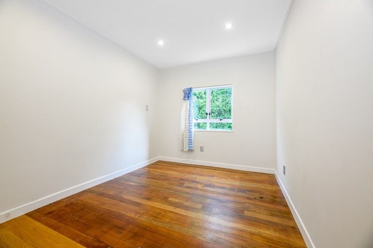 Photo of property in 36 Woodside Road, Massey, Auckland, 0614