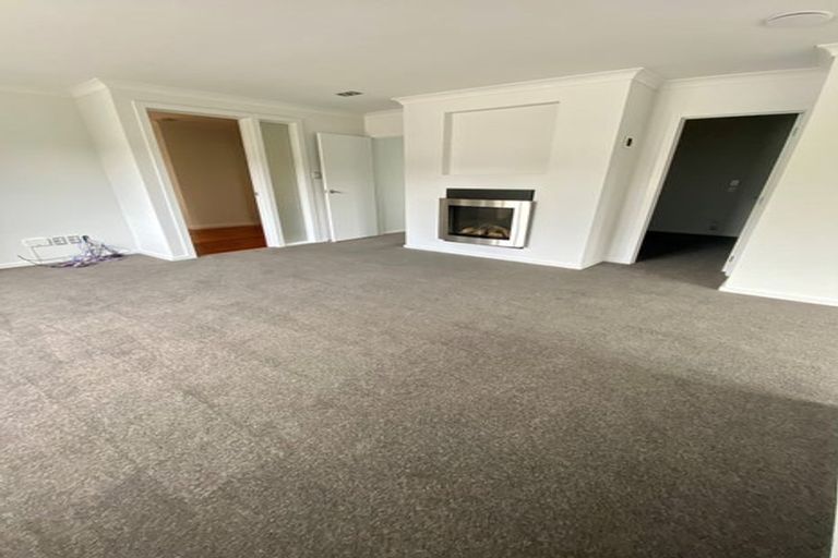 Photo of property in 26 West Lynn Road, Titirangi, Auckland, 0604